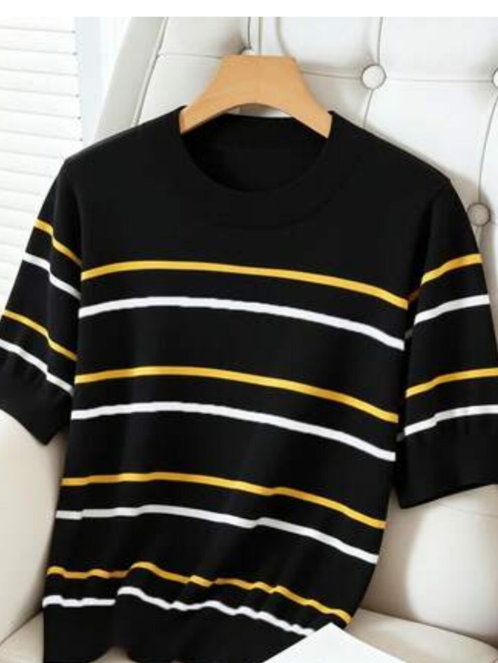 Sweater Black Stripped In Yellow White